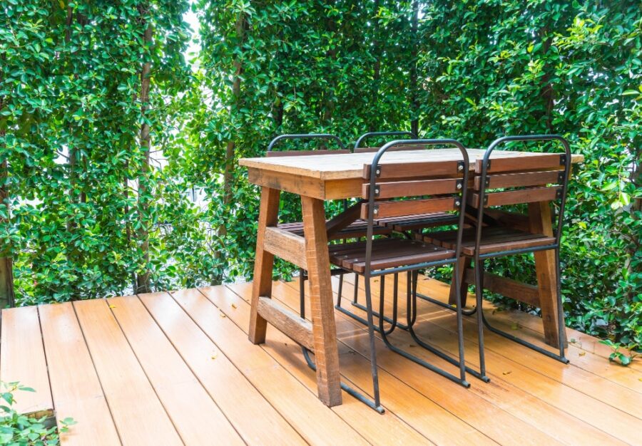 Bien entretenir sa terrasse en bois