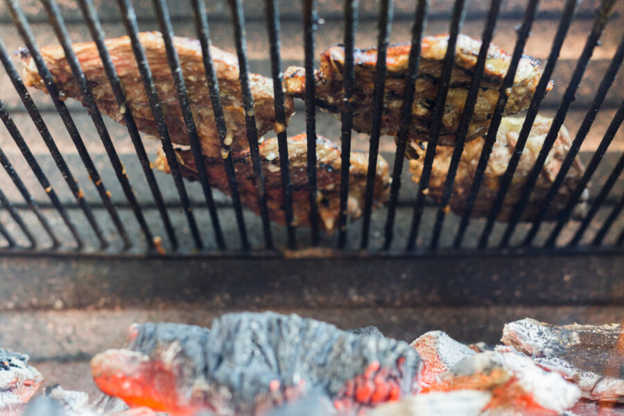 Pourquoi choisir un barbecue ou four à bois extérieur ?