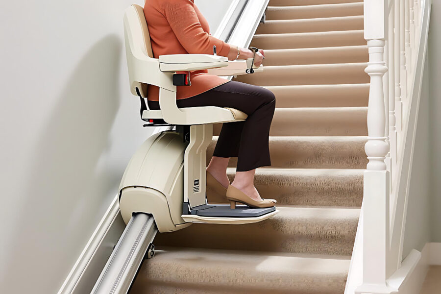 Quels sont les avantages à installer un monte-escalier chez soi ?