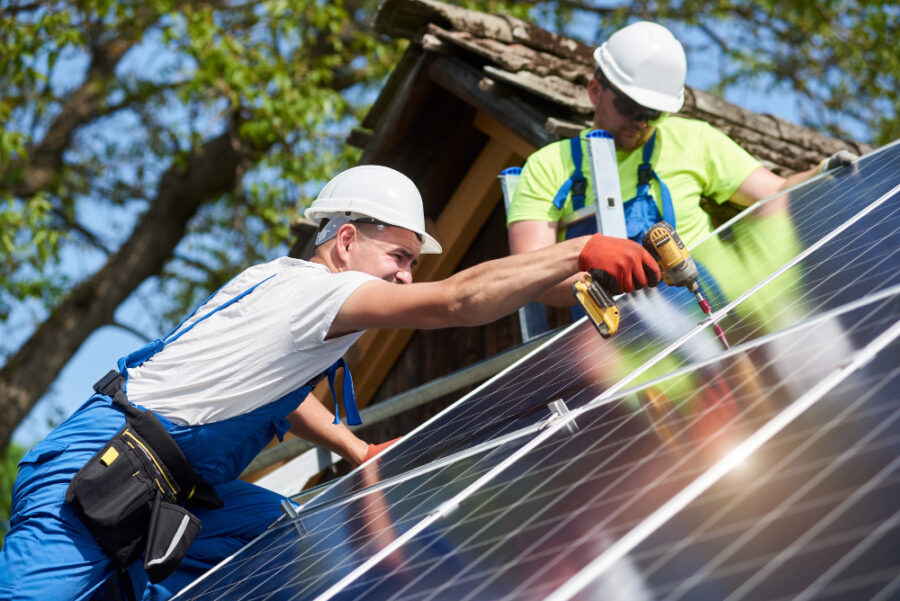 Le métier d’installateur photovoltaïque : une profession d’avenir