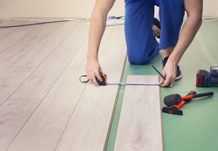 Guide pratique pour poser un parquet stratifié avec succès