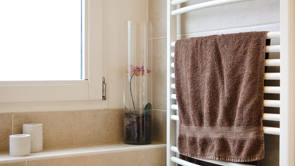 Sèche-serviettes électrique design : entre personnalisation et confort