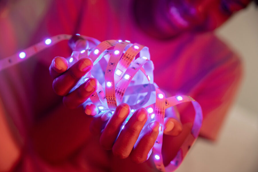 Décorer son salon avec des néons flexibles : idées et astuces