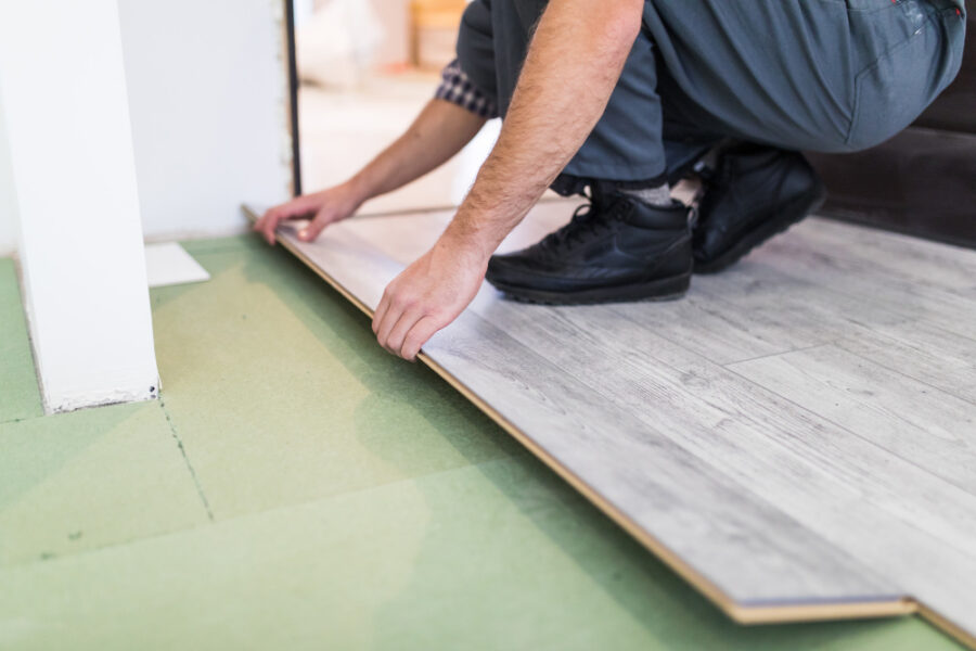 Revêtement de sol clipsable : l’alternative chic et rapide au carrelage traditionnel