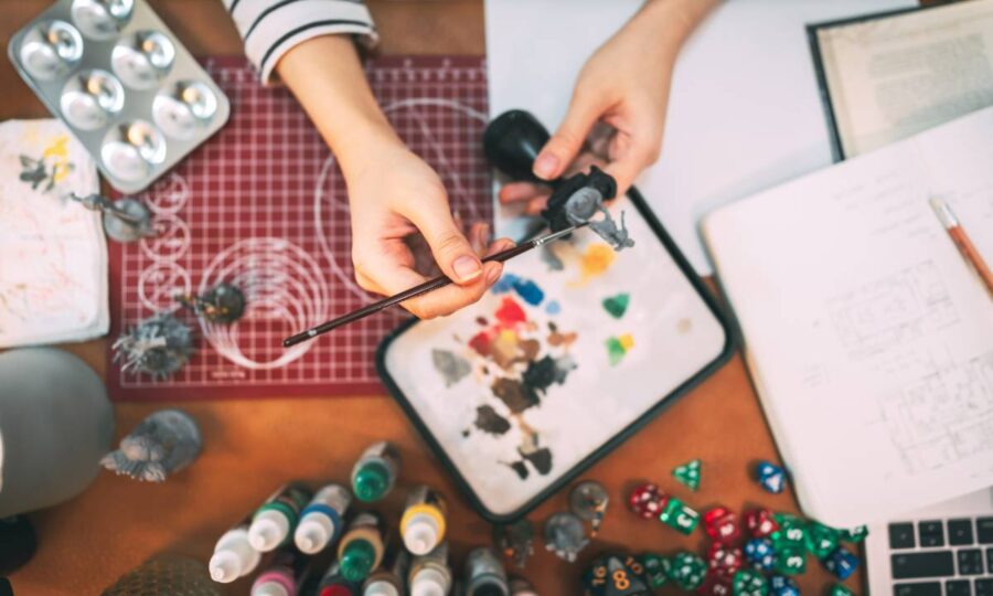 Passion DIY : comment monter votre premier monde miniature en kit ?